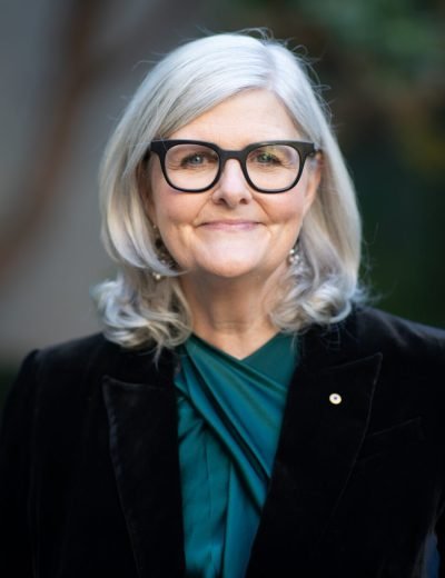 SamMostyn_Portrait_horizontal-2048x1365